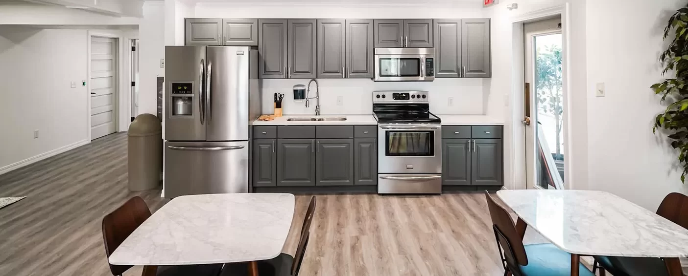 The Crestwood apartment community photo