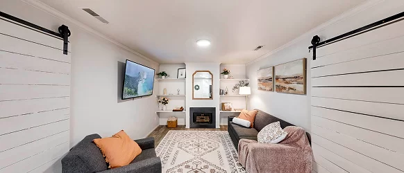 The Crestwood - Apartment Living Area