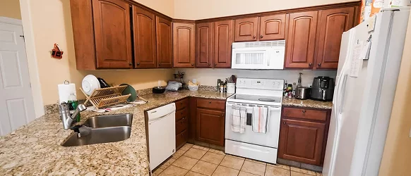 The Crestwood - Kitchen