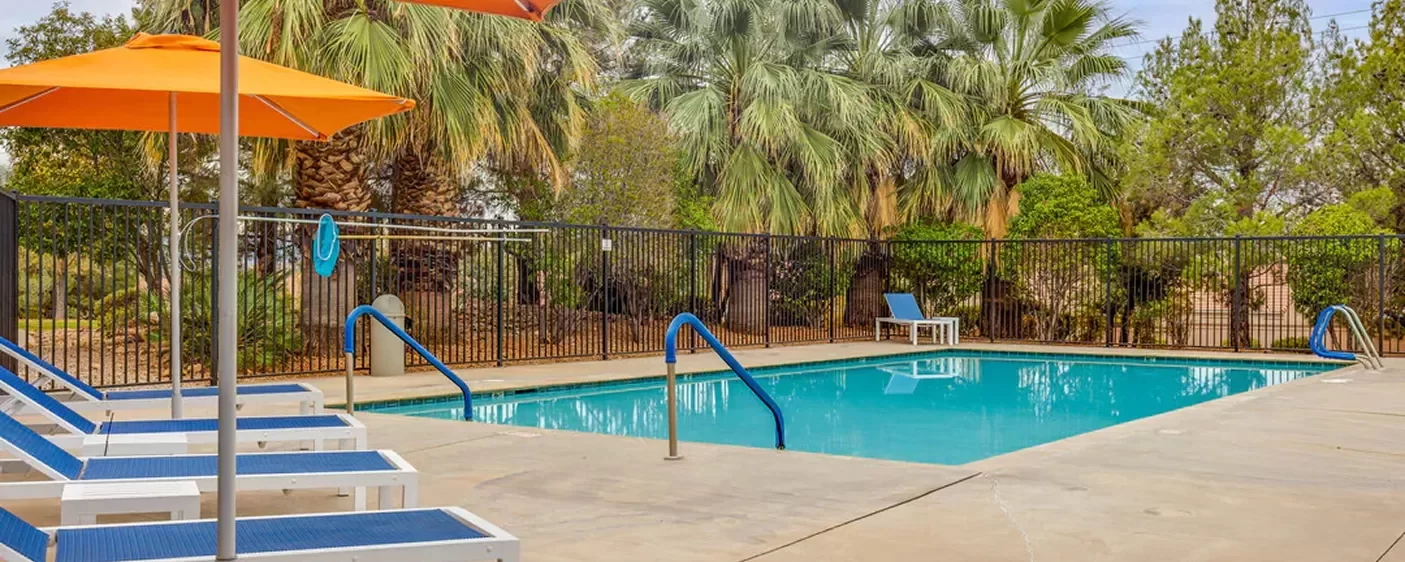 Oasis Palms swimming pool and sundeck in St. George Utah