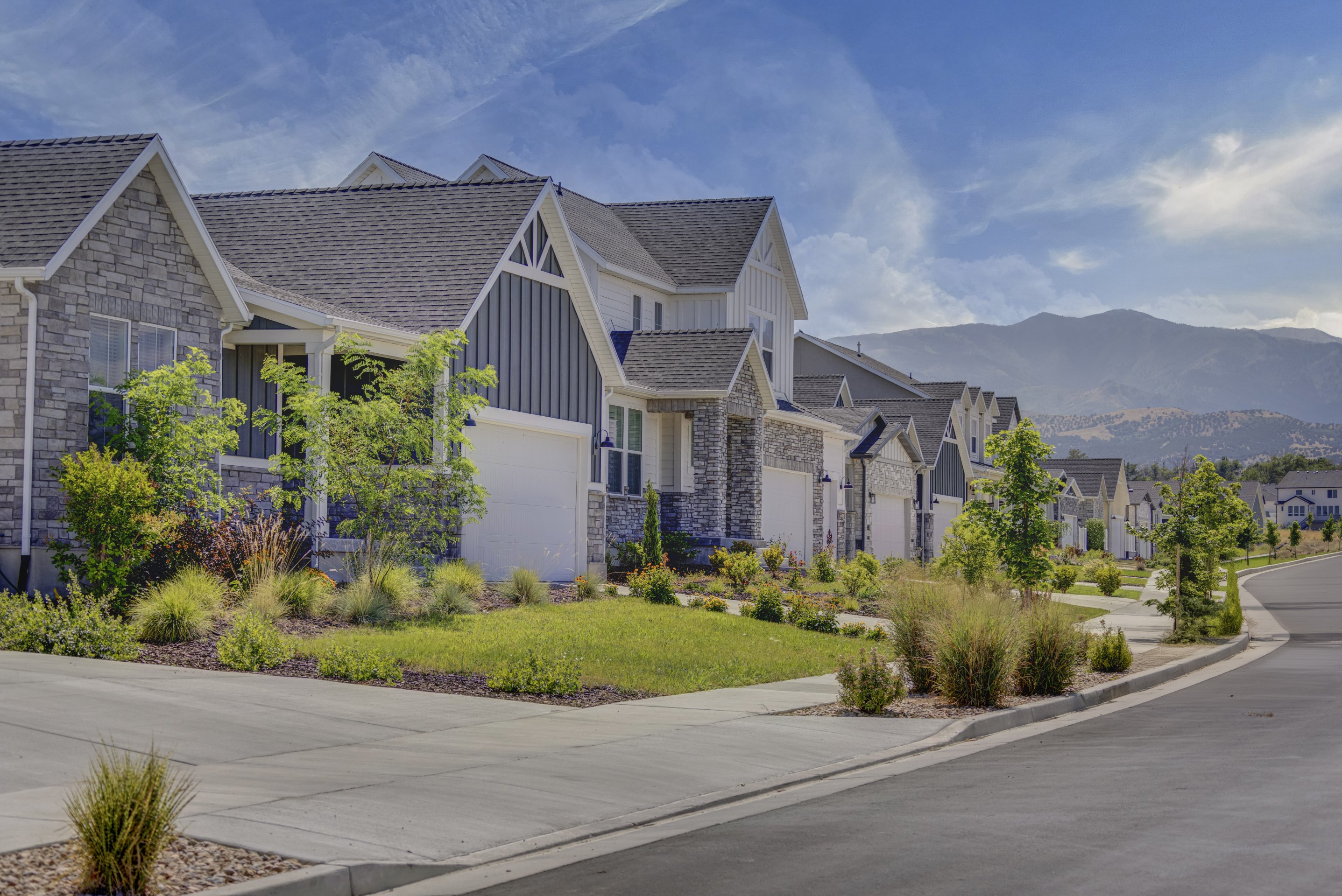 Hidden Oaks and the surrounding Herriman landscape